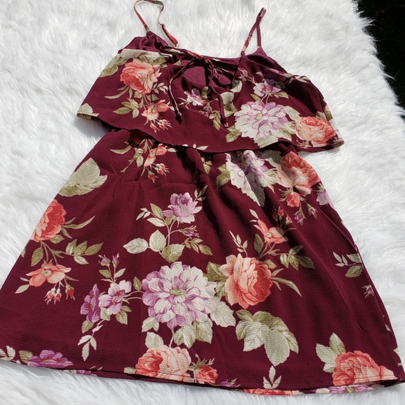 Burgundy Rose Print Dress - Picture 4 of 6